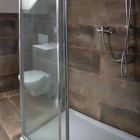 V Sadu * ליסה נאד לאבם