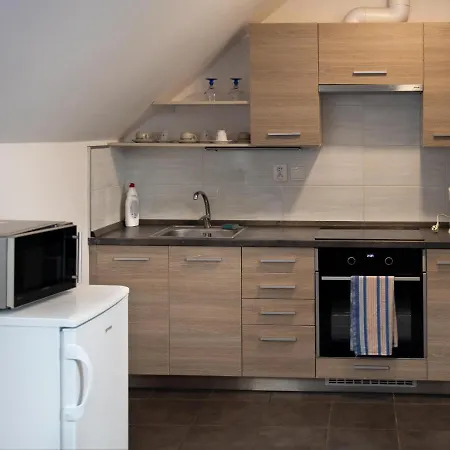 Apartment V Sadu Lysa nad Labem
